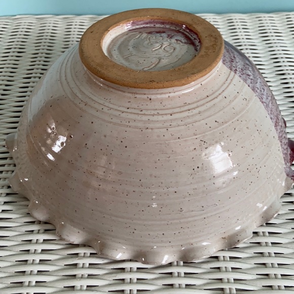 Vintage Farmhouse Pottery Serving Bowl scalloped edge - Picture 4 of 5